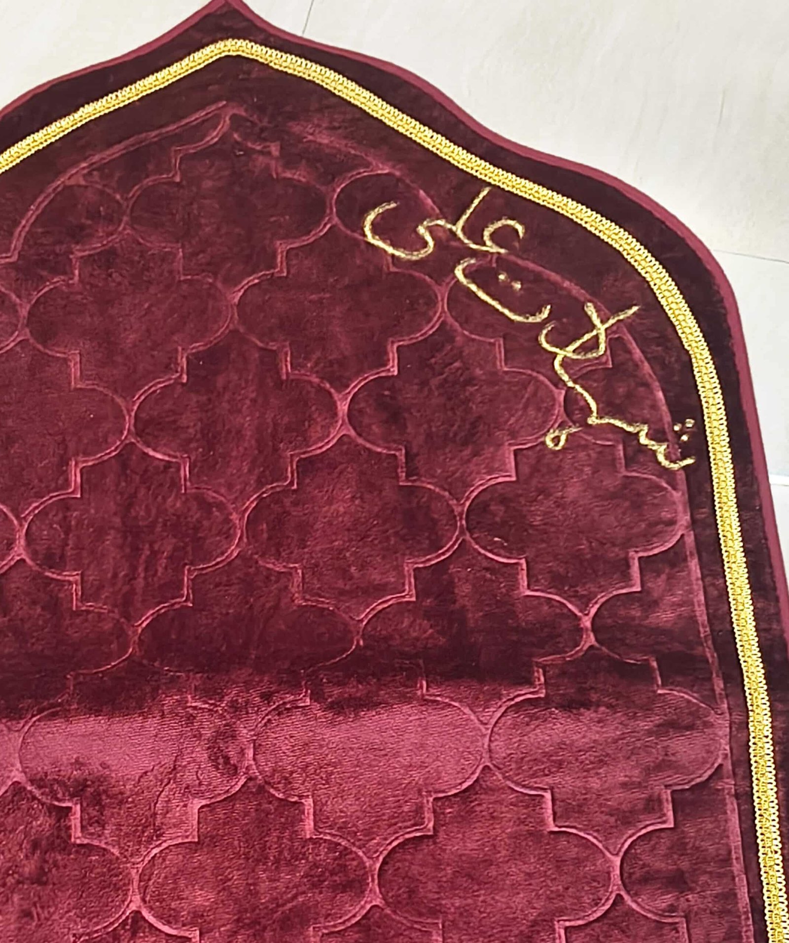 Premium Velvet Prayer Mat - Janamaz (Maroon) - Image 3